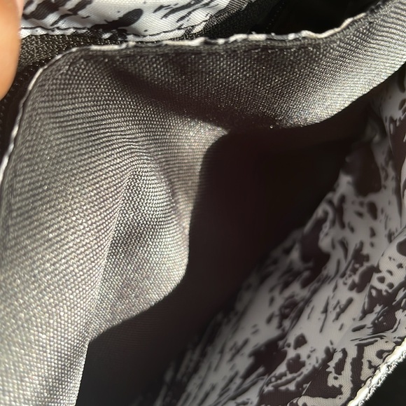 Nike Sportswear Futura 365 Crossbody Shoulderbag Color Black - Picture 7 of 15